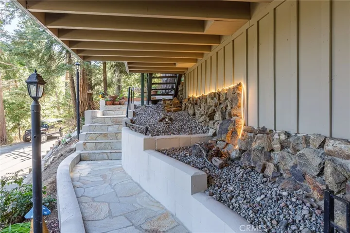 24611 Valle Drive, Crestline, California 92325 — photo 4