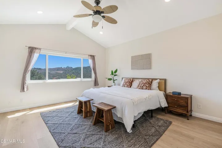 688 Velarde Drive, Thousand Oaks, California 91360 — photo 4