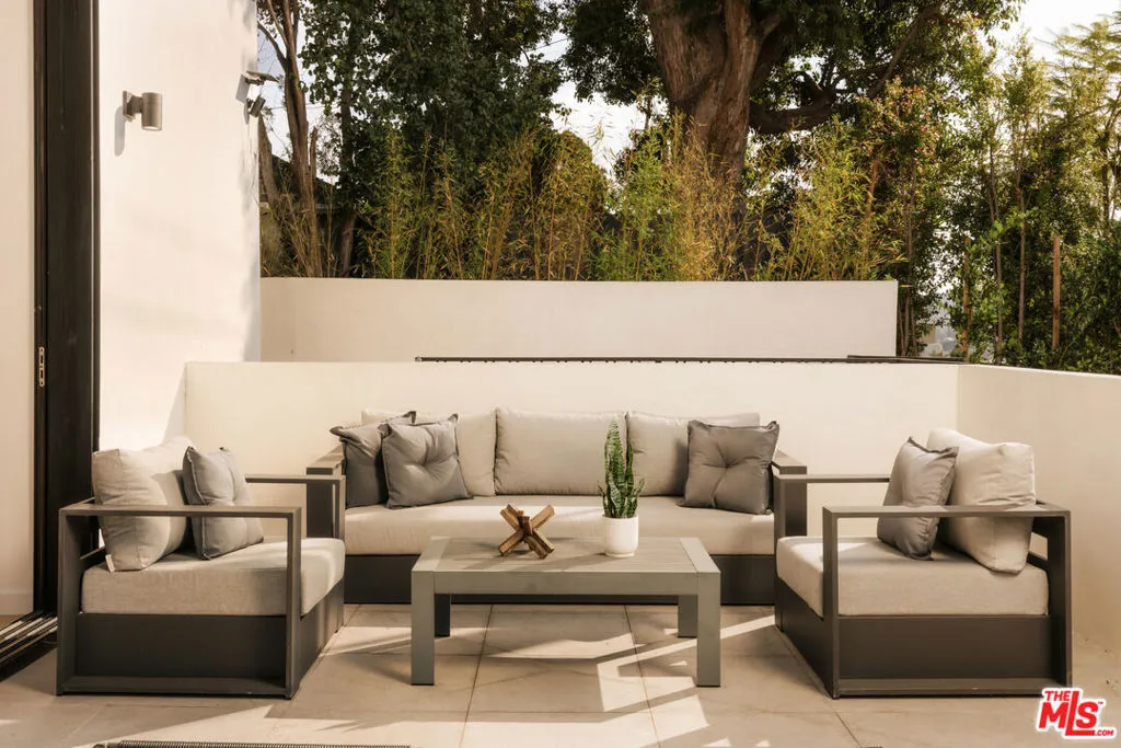 2919 Waverly Drive 106, Los Angeles, California 90039 — photo 5