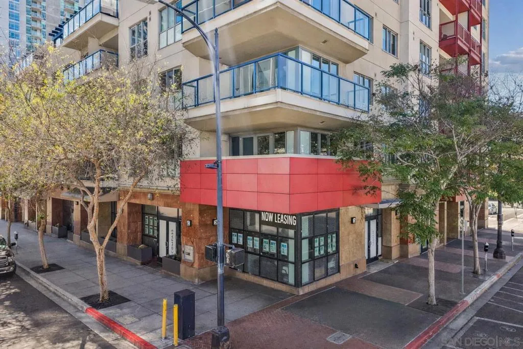 875 G St