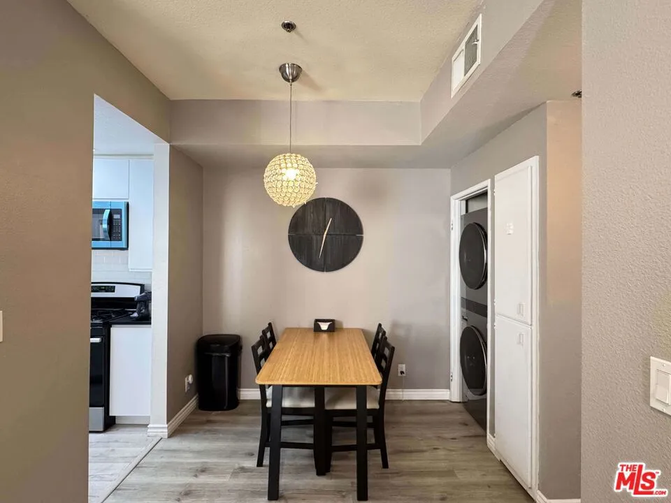 19350 Sherman Way 318, Los Angeles, California 91335 — photo 5