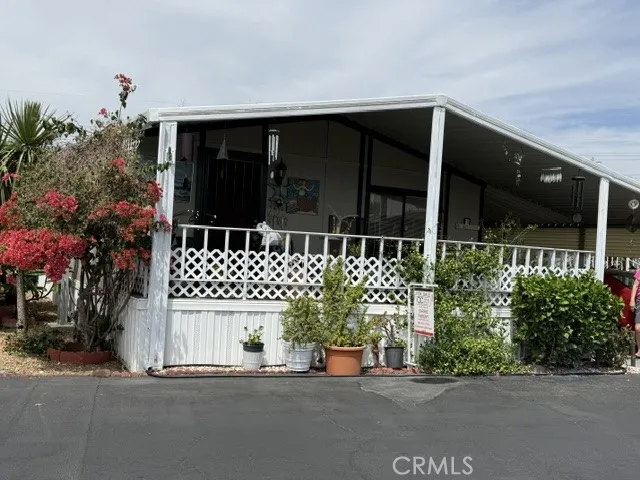 1540 E Trenton