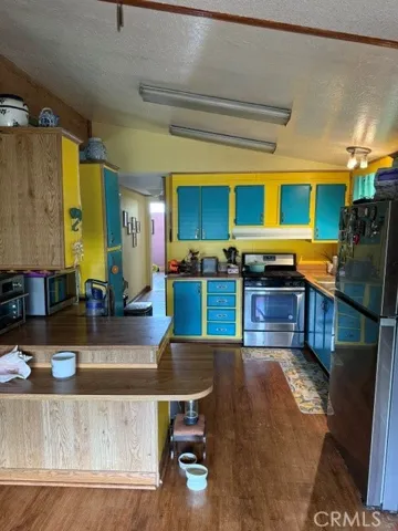 CLOLRFUL KITCHEN