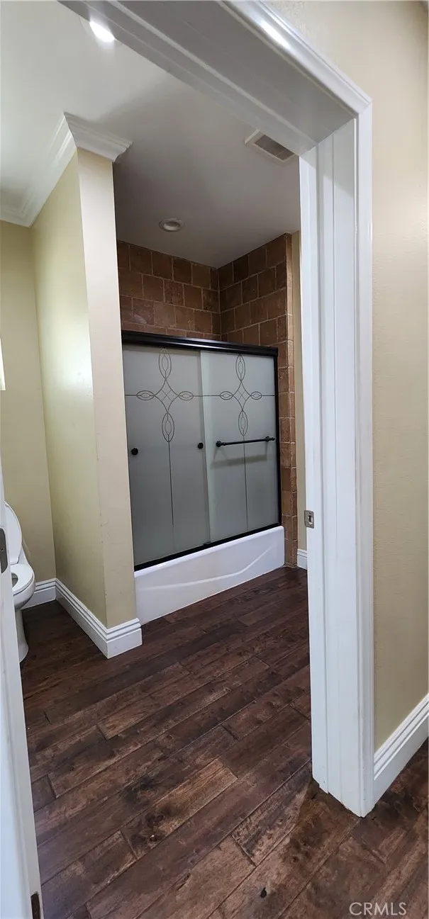 unit #2 address 3130 guest bathroom