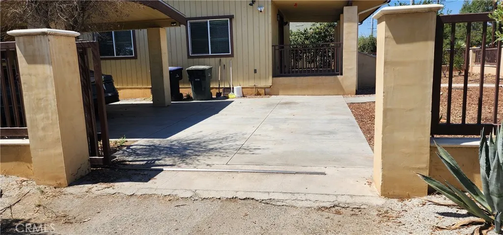 unit #1 address 3112 private entry remote access gates