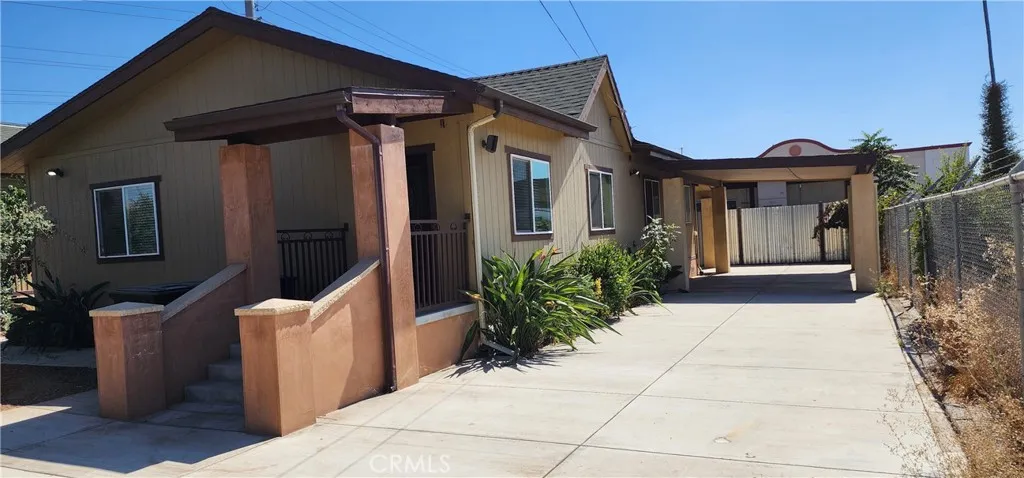 unit #2 address 3130 front private entry