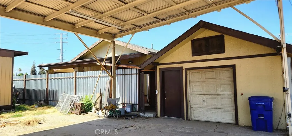 unit #2 address 3130 deep workshop, with 220 and private restroom, and eating area.