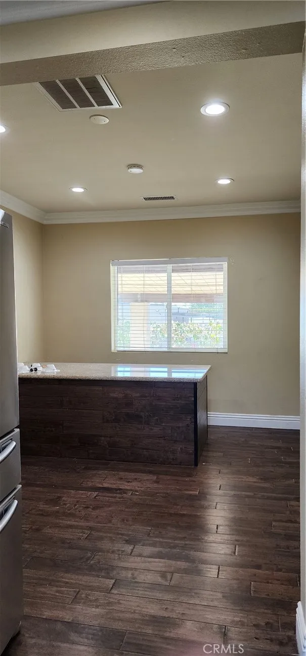 unit #2 address 3130 private office breakfast room