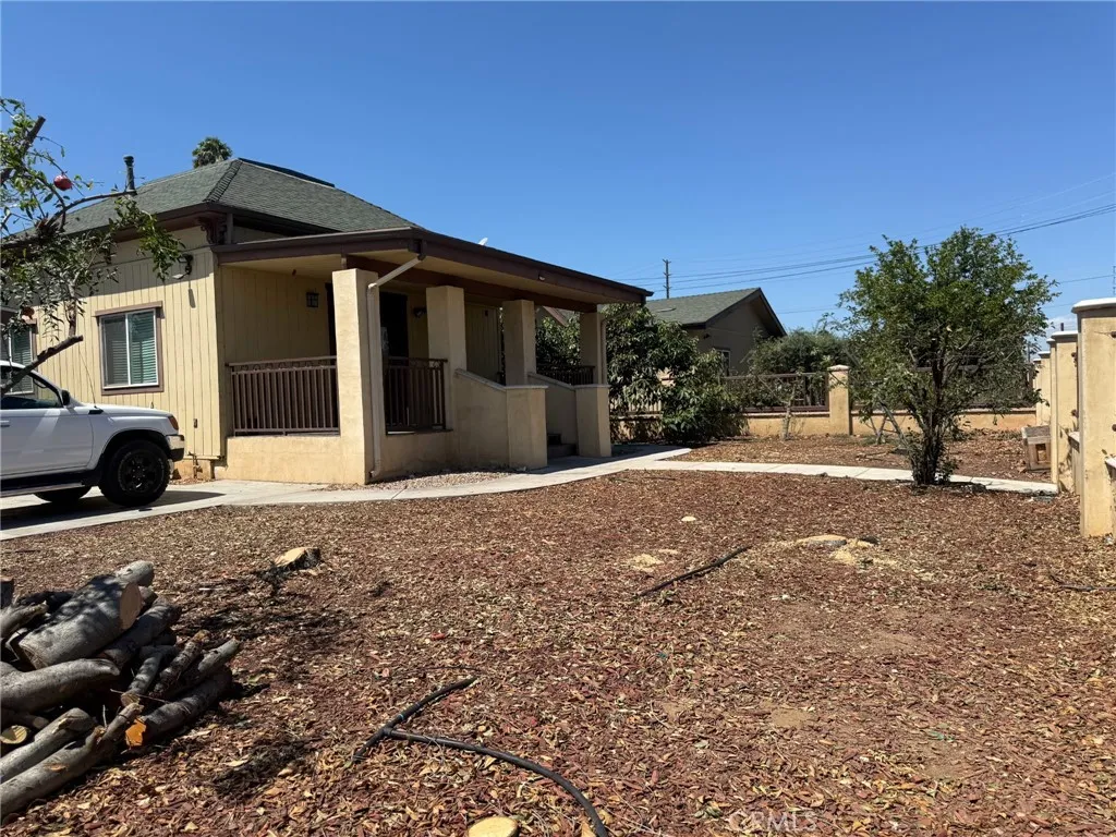 unit #1 completely private front yard.