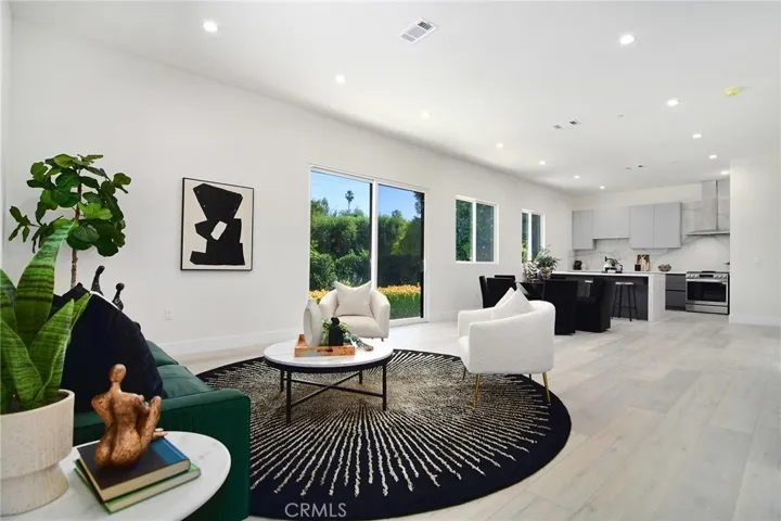 20100 Hatteras Street, Woodland Hills, California 91367 — photo 5