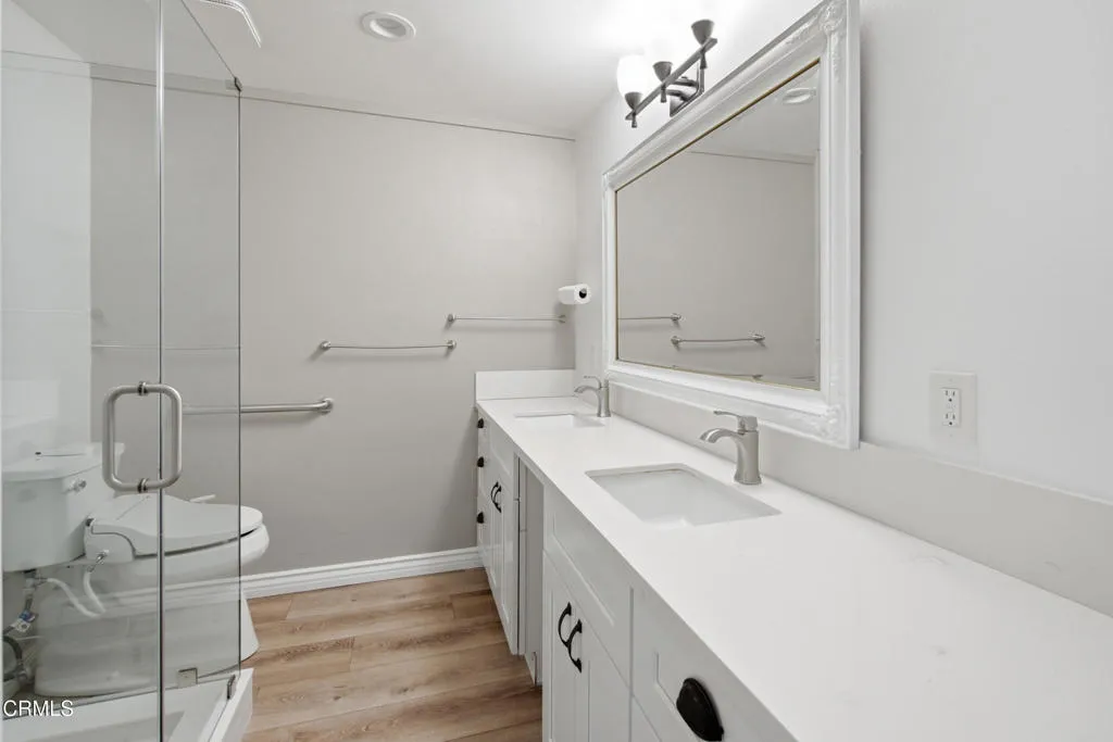 14_bathroom
