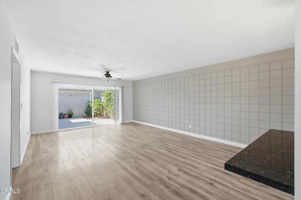 6_living room