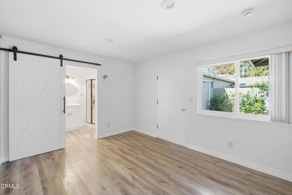 20_bedroom