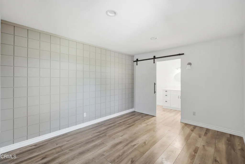 18_bedroom