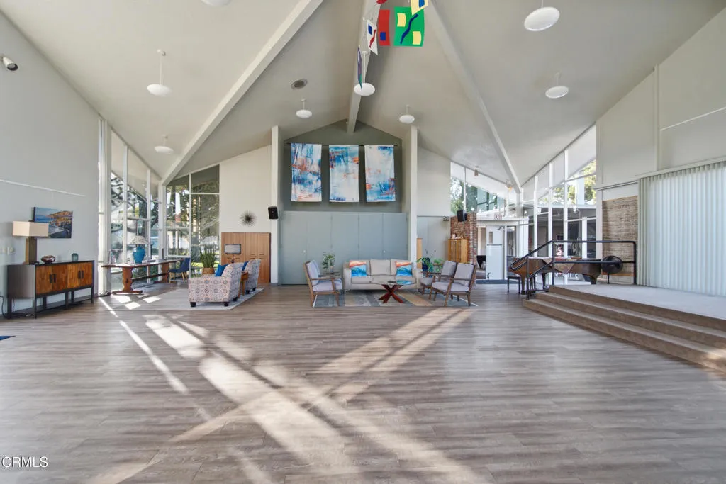 33_clubhouse