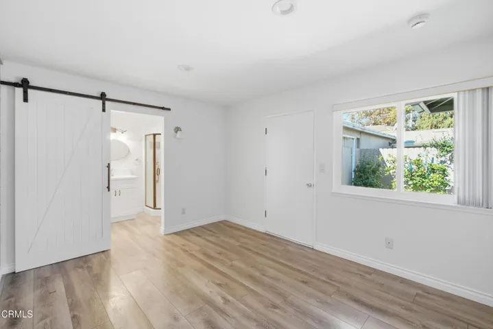 20_bedroom