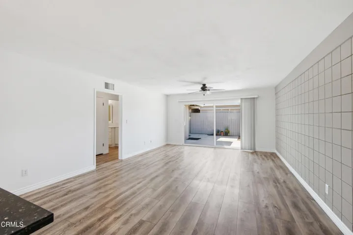 9_living room