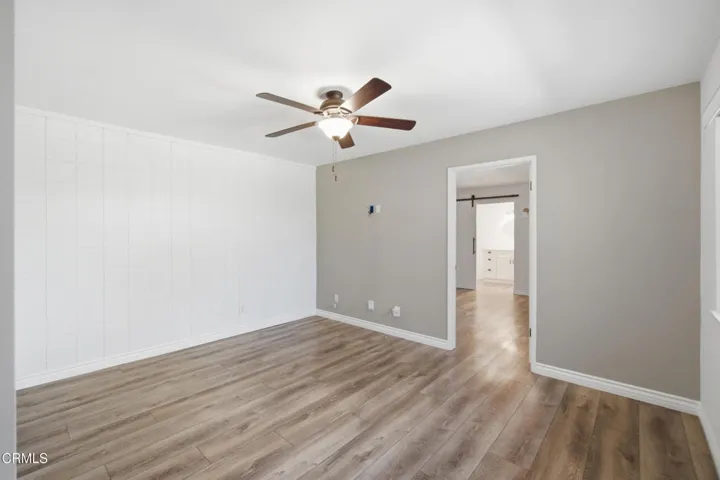 22_bedroom