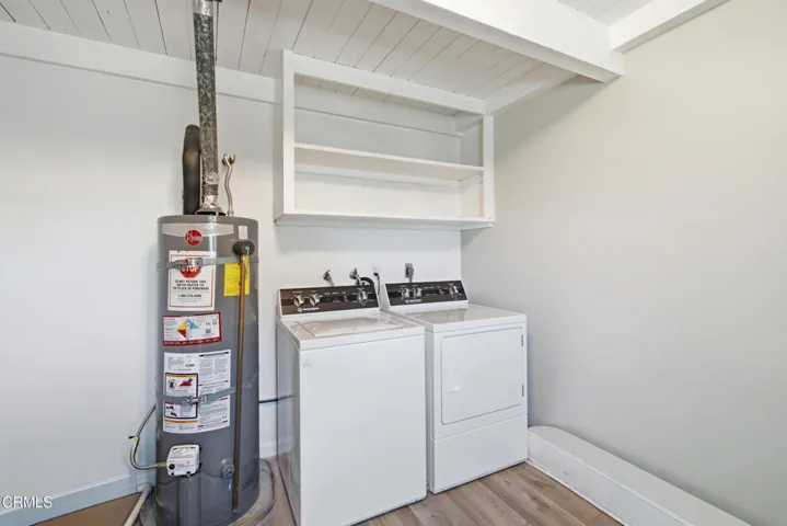 25_laundry area