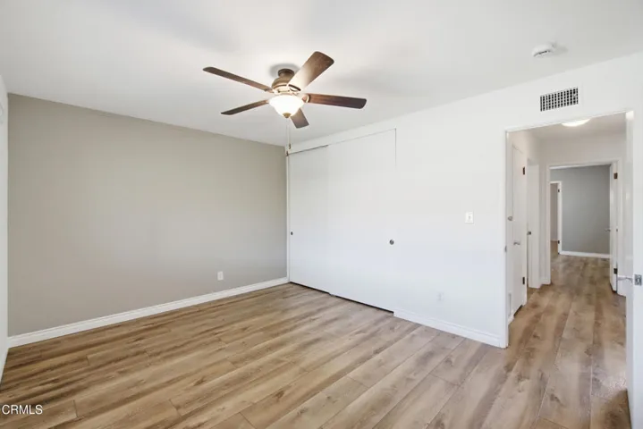 17_bedroom