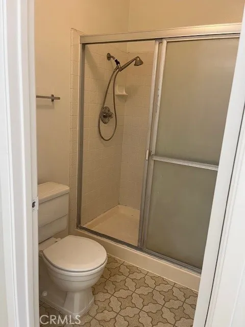 Rear bath with shower Rear bath with shower