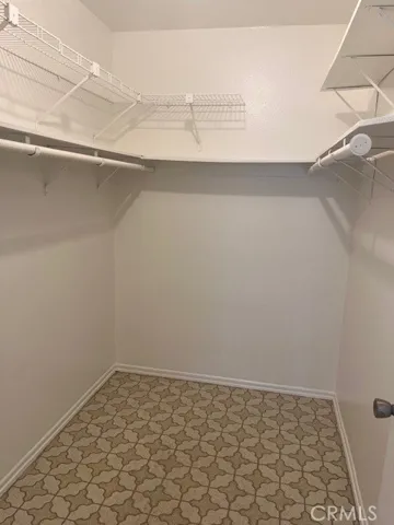 Rear bath with walk-in closet
