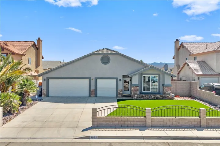8935 Ironstone Court, Hesperia, California 92344 — photo 5