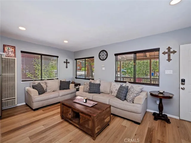 327 Wabash, Sugarloaf, California 92386 — photo 5