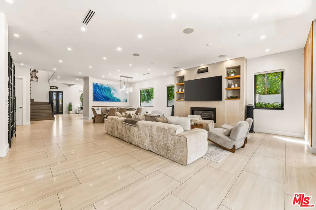 5017 Hesperia Avenue, Encino, California 91316 — photo 5
