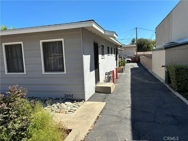 Driveway to Garage
