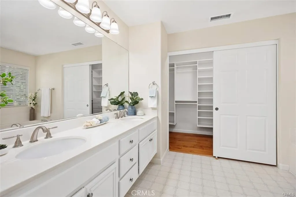 50 Linhaven, Irvine, California 92602 — photo 5