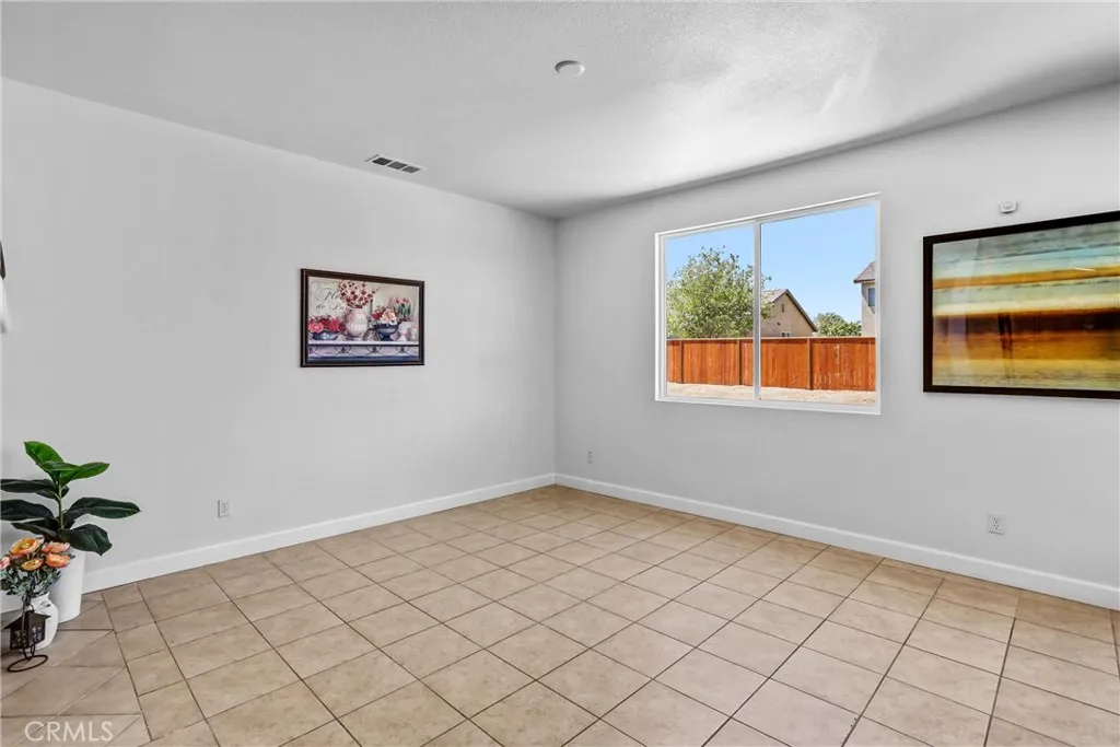 13584 Kitty Hawk, Victorville, California 92392 — photo 4