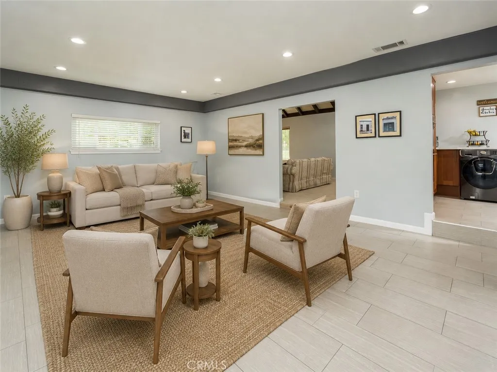8471 Vine Valley, Los Angeles, California 91352 — photo 5