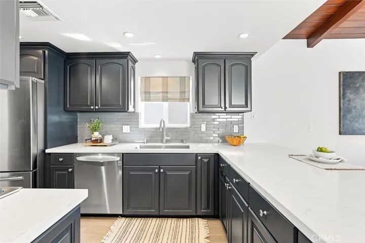 2026 Hillcrest Drive, Hermosa Beach, California 90254 — photo 5