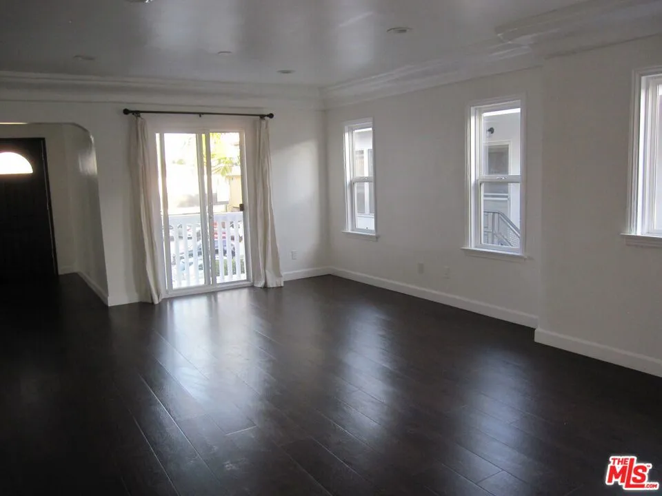 1047 S Wooster Street 2, Los Angeles, California 90035 — photo 4