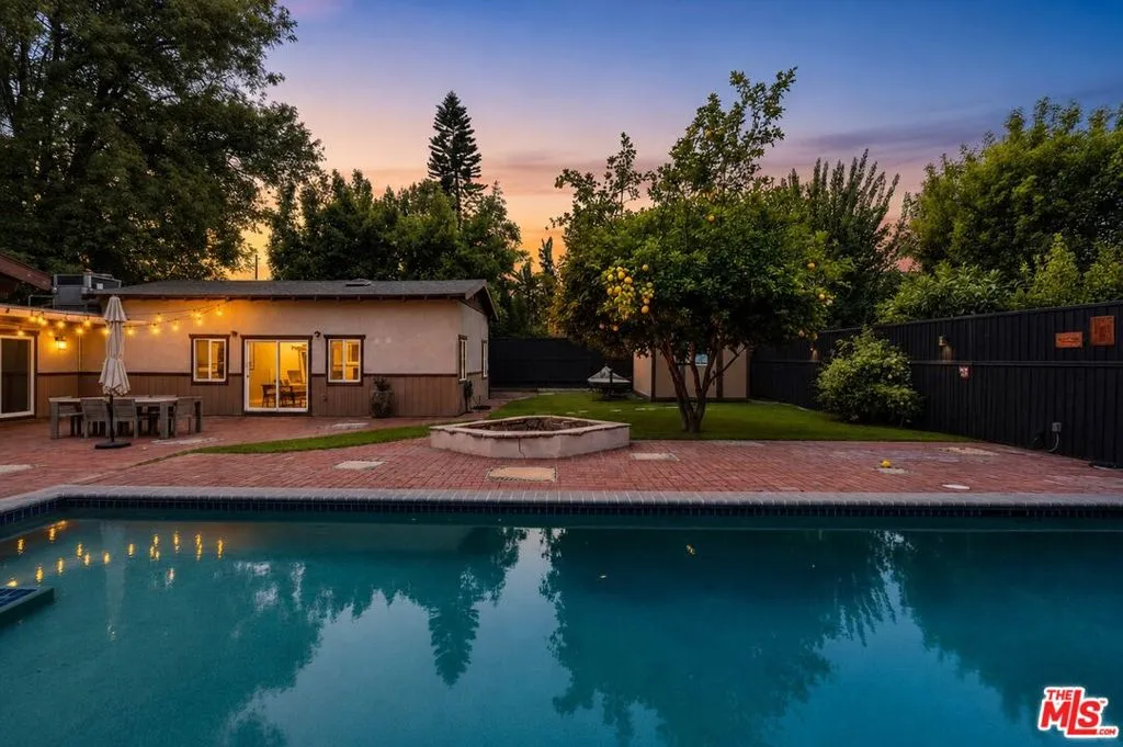 Pool/Backyard