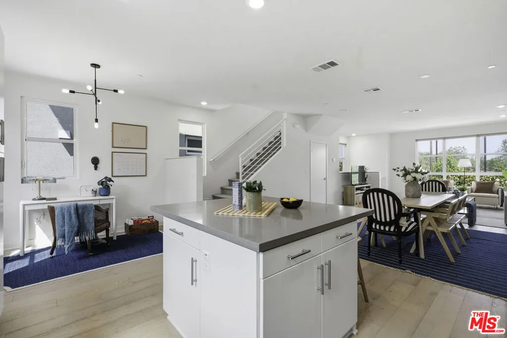 2700 E Chaucer Street 23, Los Angeles, California 90065 — photo 5