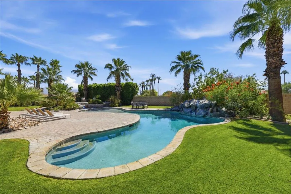 Pool View Pool View