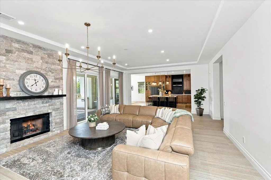 Living Room to Kitchen Living Room to Kitchen