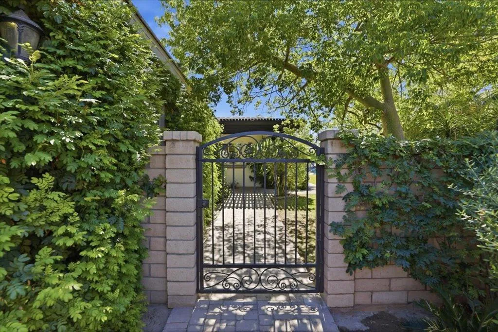 Private Entry Private Entry