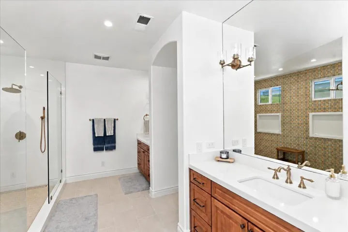Dual Vanity