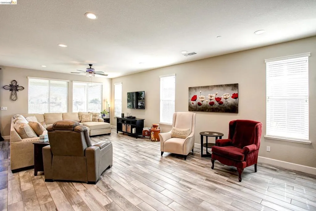 Spacious and Open Great Room Spacious and Open Great Room