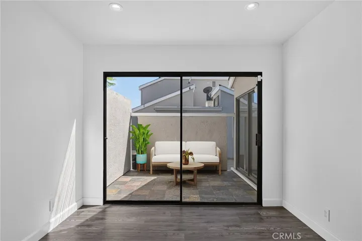 Virtually staged furnishing in patio