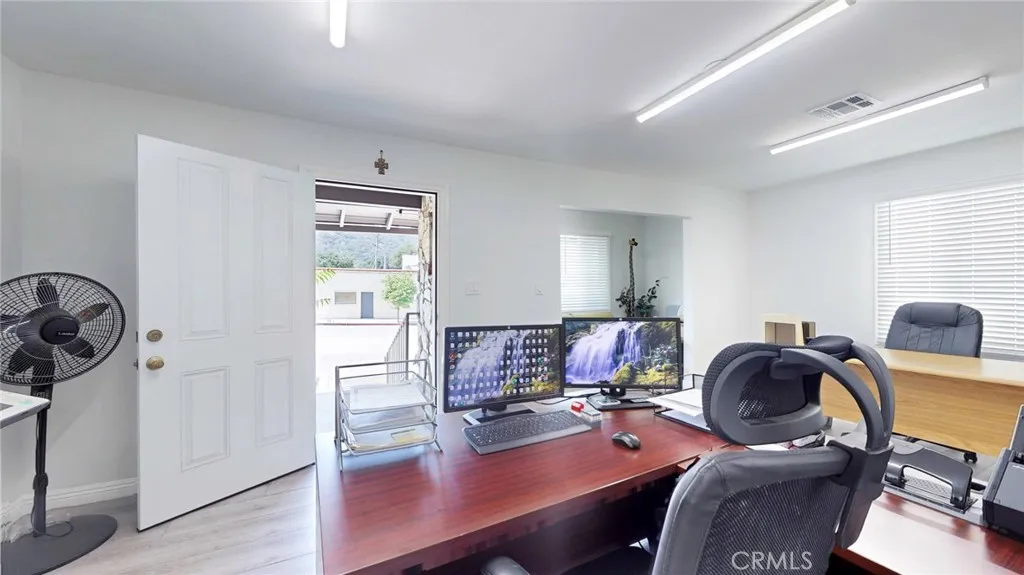 6851 Foothill Boulevard, Tujunga, California 91042 — photo 4