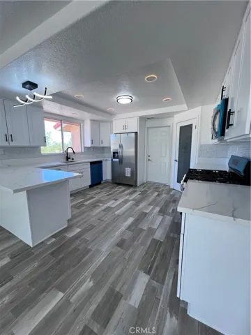 11490 4th, Hesperia, California 92345 — photo 4