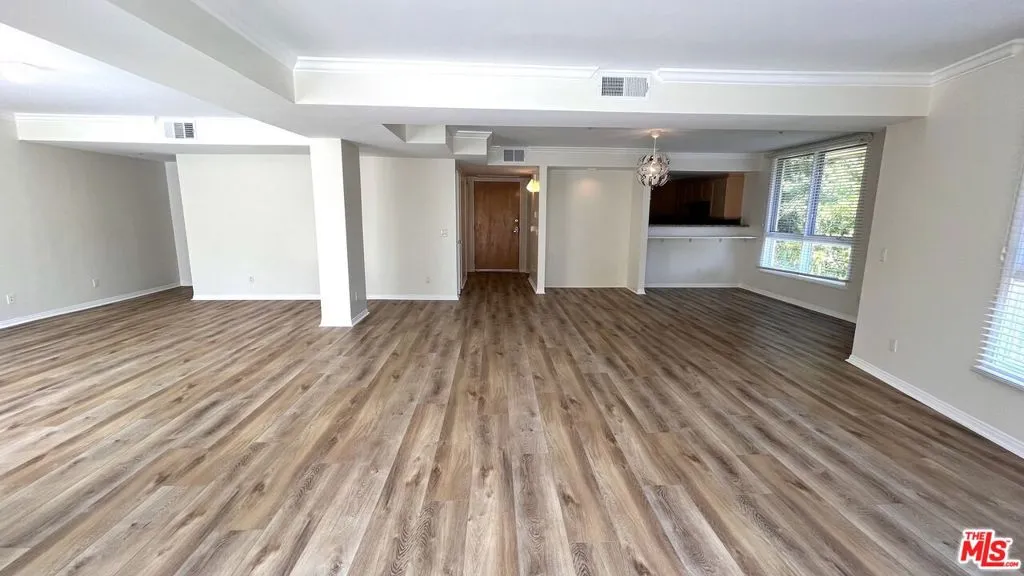 11099 Ophir Drive 305, Los Angeles, California 90024 — photo 4