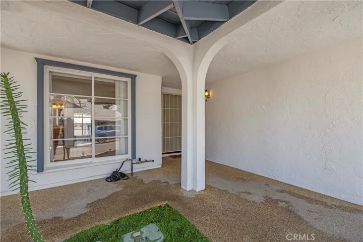 26728 Oak Garden Court, Newhall, California 91321 — photo 4