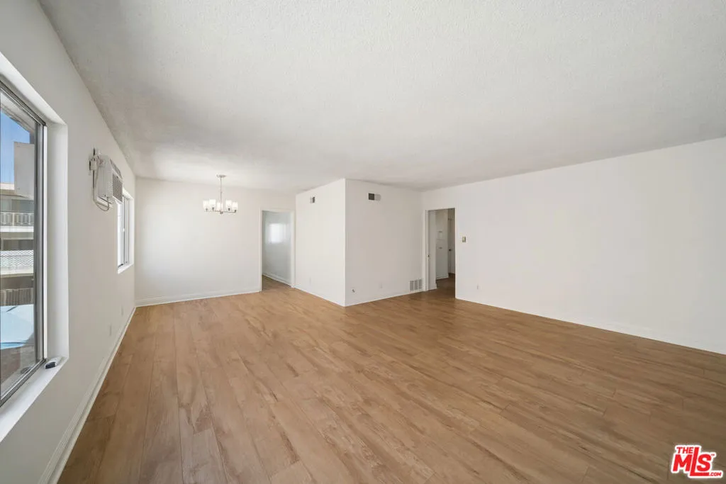 1050 S Wooster Street 5, Los Angeles, California 90035 — photo 4