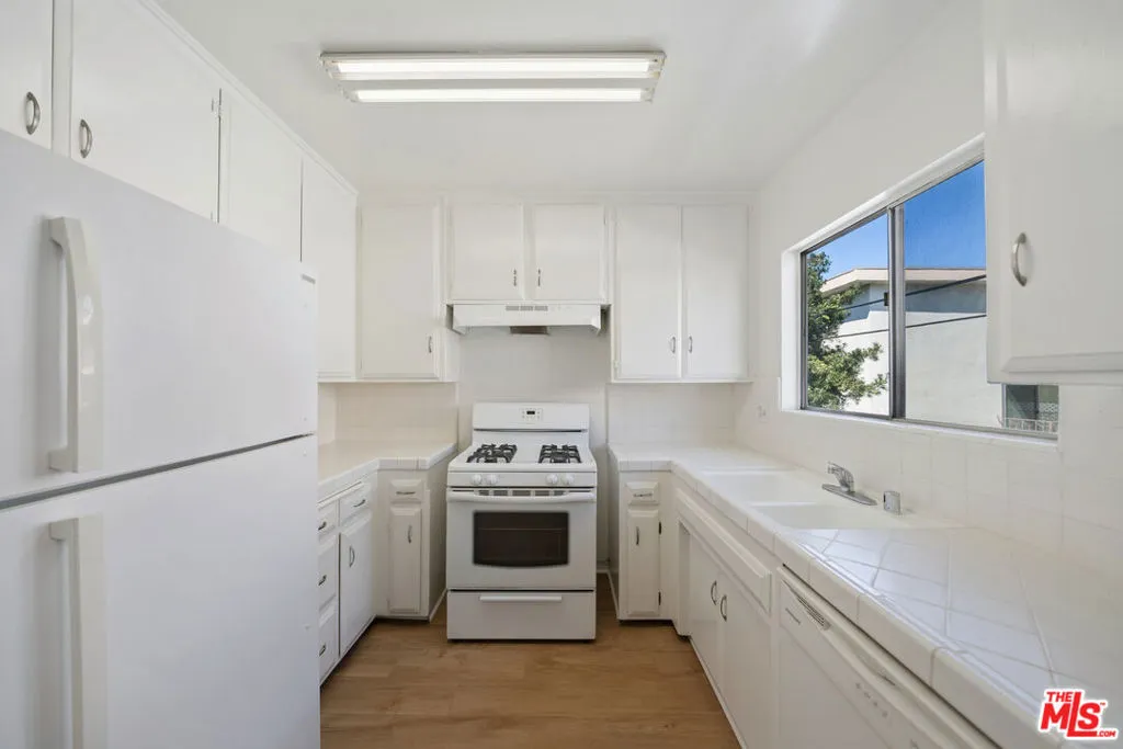 1050 S Wooster Street 5, Los Angeles, California 90035 — photo 5