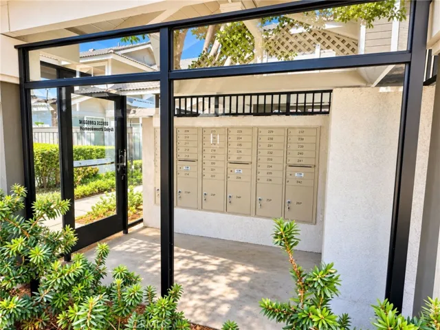 Access-controlled mail area